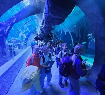 Uczniowie z Łodzi odkrywali biologię i fizykę w zoo oraz EC1